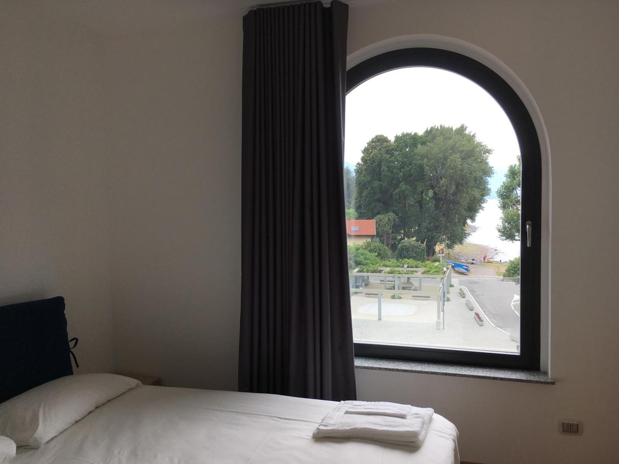 Maccagno Golfo Gabella Lake Resort الغرفة الصورة